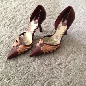 Charles David pumps