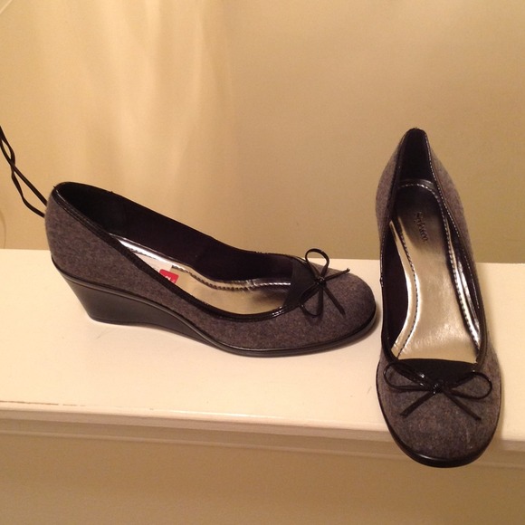 ****SOLD****Grey wedge shoes