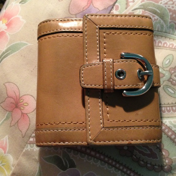 Trade @jones26501 with black handbag