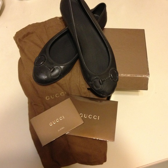 SOLD OUT Authentic GUCCI flat shoes