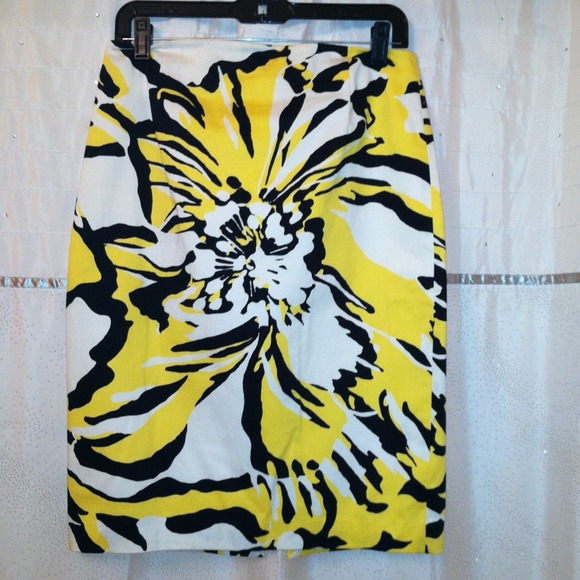 SOLD IN BUNDLE..Express Pencil skirt