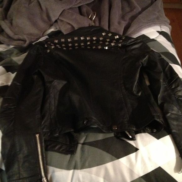 Motorcycle jacket with studs