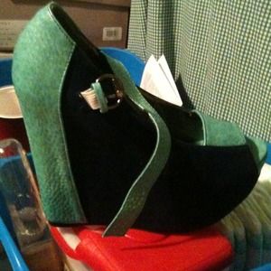 Turquoise and blue wedge