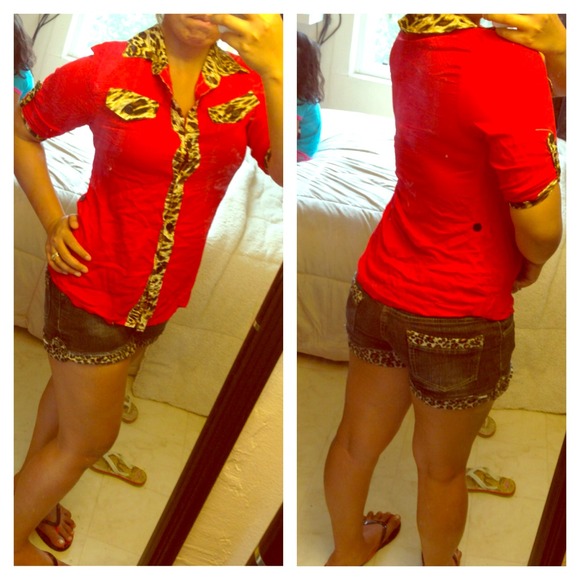 💢Sold by bundled💢Red with leopard print blouse