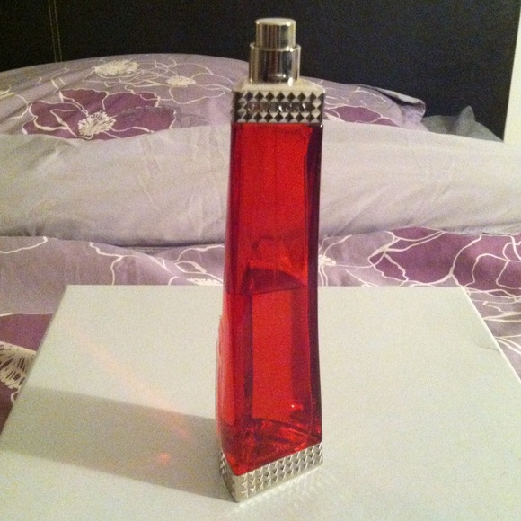 HOLD - Givenchy Irresistible