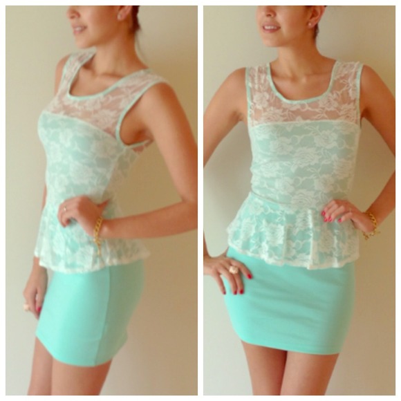 Dresses & Skirts - Gorgeous Mint & White Lace Peplum Dress Small