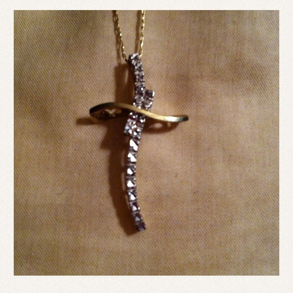 👍Reserved👍24" 10k gold chain and 10k hold cross