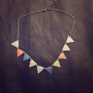New triangles necklace