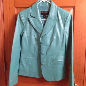 100% genuine leather jacket. Great turquoise color