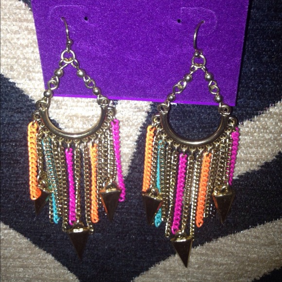 SOLD OUT!!! VERA WANG MULTI-COLOR FRINGE EARRINGS - Picture 3 of 4