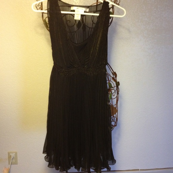 🙅DONATED🙅Black pleated dress w/ gold flake