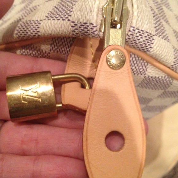 Authentic LV -Speedy 30 w/date code pic attached - Picture 2 of 4