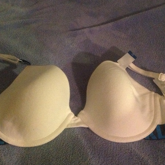 never worn Calvin Klein cotton bra. 32D