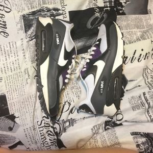 Black and purple Air Max