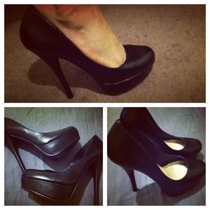 5.5" black heels & top