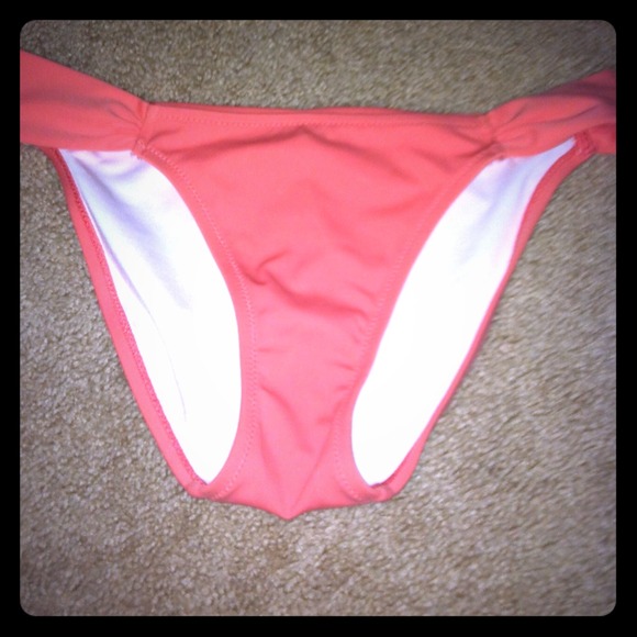 Coral bottom VS