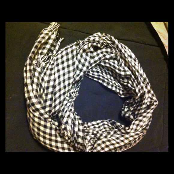 Checked scarf.