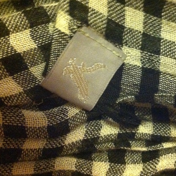 Checked scarf. - Picture 2 of 2