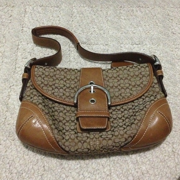 Small Coach bag. PRICE NEGOTIABLE!
