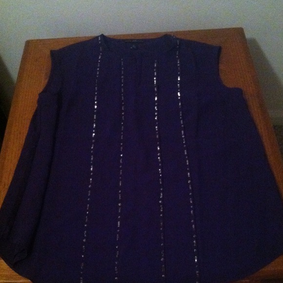 Deep plum with studded lines - Picture 1 of 2