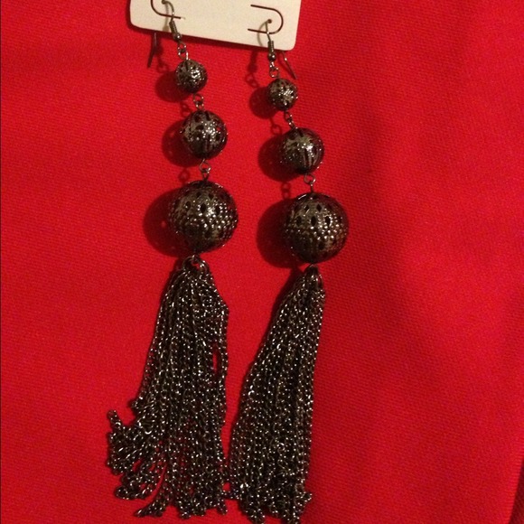 ❤ Beautiful long earrings! FREE W/any Purchase - Picture 1 of 2