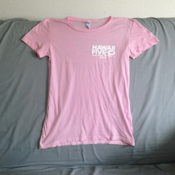 🚫BUNDLED🚫HAWAII FIVE-O film crew t-shirt - Picture 2 of 4
