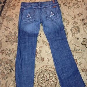 Size 32 maternity jeans! Perfect condition :-)