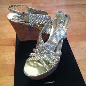 Gold wedge sandals!!