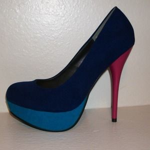 Never worn size 7 only