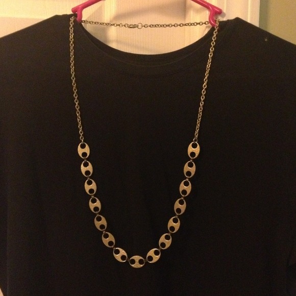 Gold chain necklace