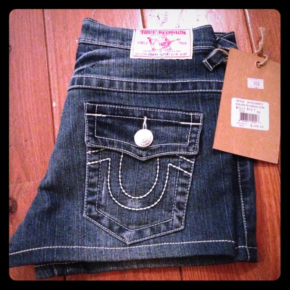 ✨ True Religion shorts✨