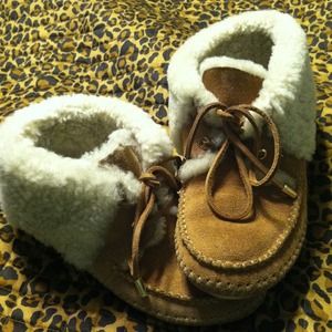 Tory Burch snow shoes