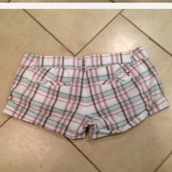 Hollister plaid shorts - Picture 2 of 2
