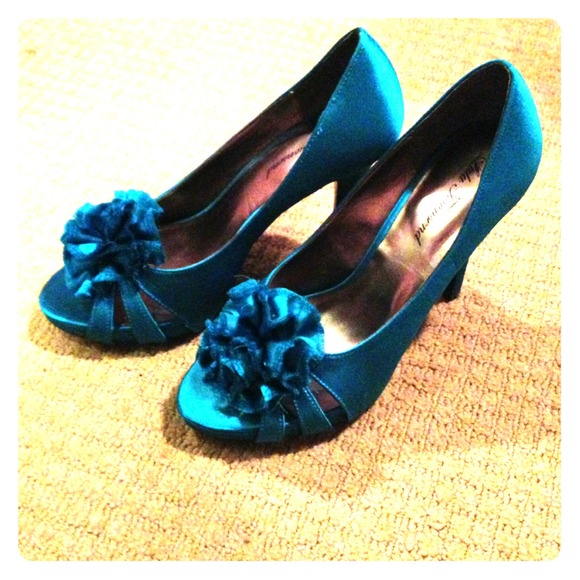 Teal flower peep hole high heels