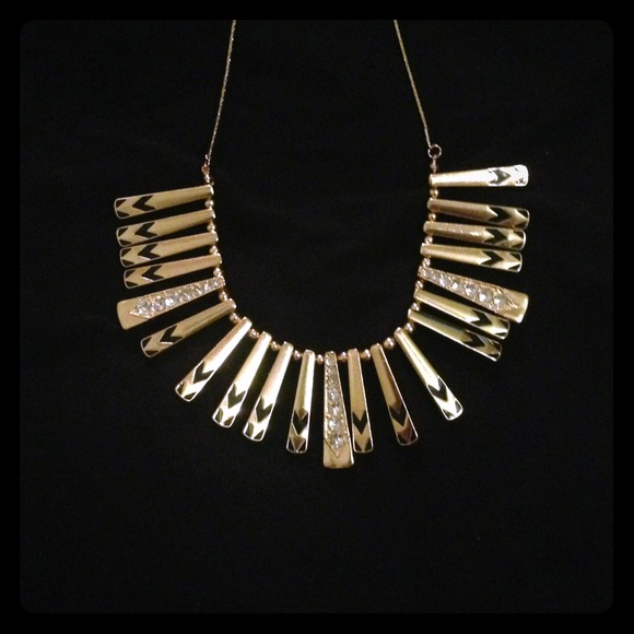 Beautiful Necklace - Picture 1 of 3