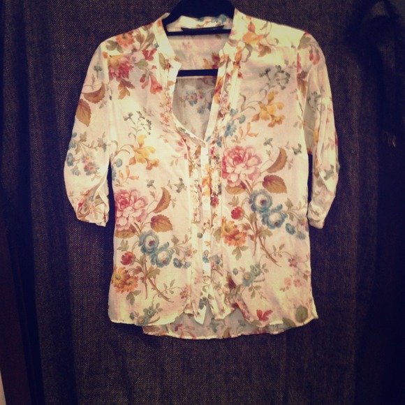 SOLD!*** Floral Zara blouse