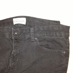 Black Aeropostale skinny jeans bundled w/ 2 tops