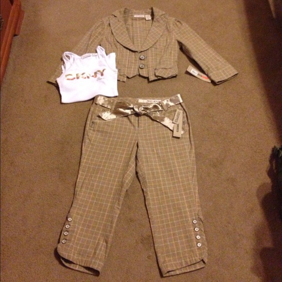 NWT Three-Piece DKNY Cropped Pant Suit. - Picture 4 of 4