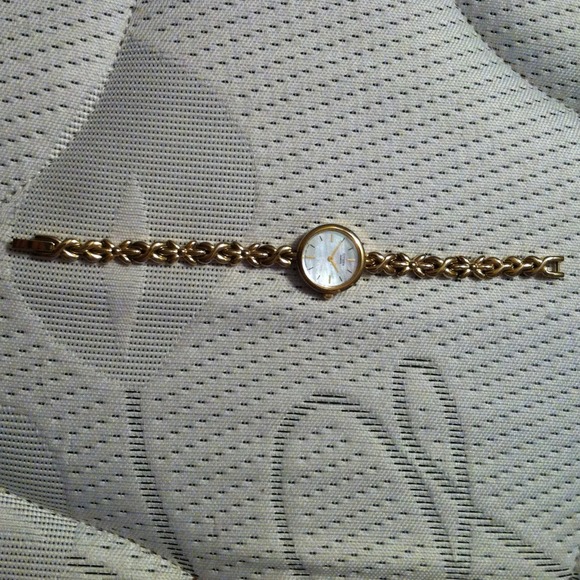 Watch - Picture 3 of 3