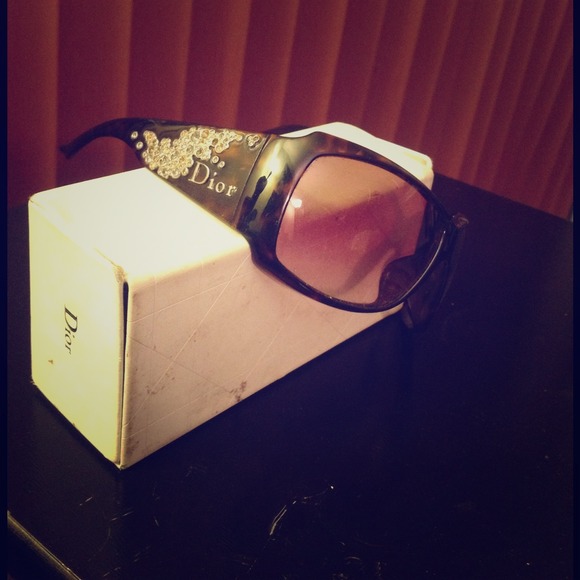 🚫SOLD🚫DIOR Strassy 1 sunglasses. Authentic.