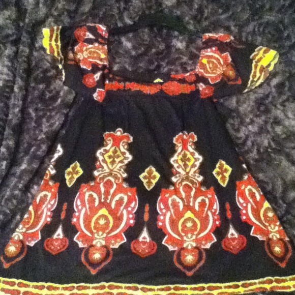 Black and red Jennifer Lauren shirt