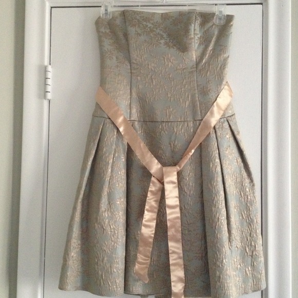 *SOLD* Jessica McClintock strapless dress