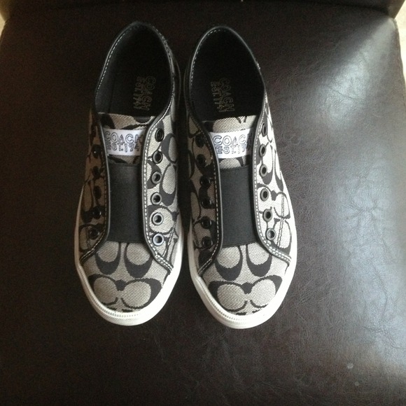 Coach Black & Gray Shoes      ~Size 6.5~