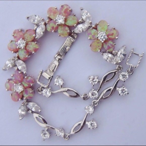 💖Sold💖14k Gold plated sterling silver bracelet - Picture 2 of 3