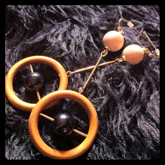 Soho Swing earrings by Jewelmint