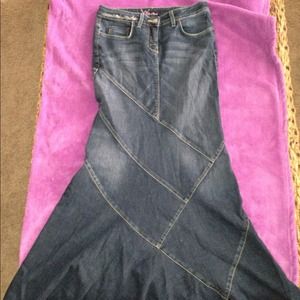 BEBE Mermaid Like Denim Fitted Skirt ! 😍