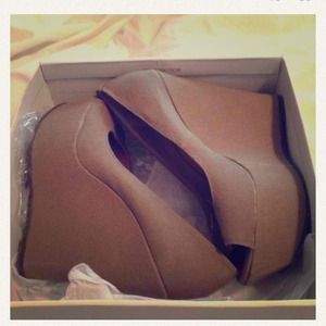 STEVE MADDEN Sandii taupe NEVER WORN canvas wedges
