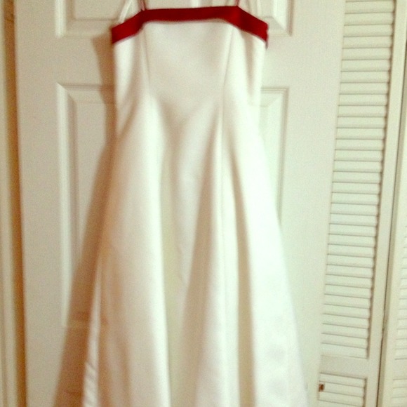 REDUCED! David's Bridal Girls Bridesmaid Dress - Picture 1 of 4