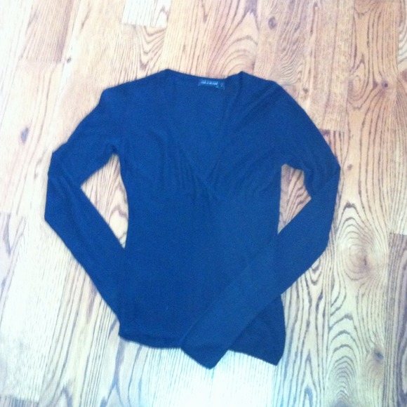 *SOLD* Black long sleeved light sweater.