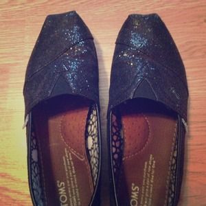 Black sparkle toms- size 8